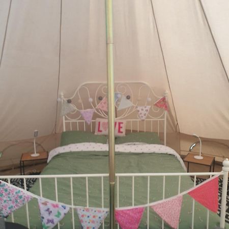 Wildberry Glamping 호텔 Orgères-la-Roche 외부 사진